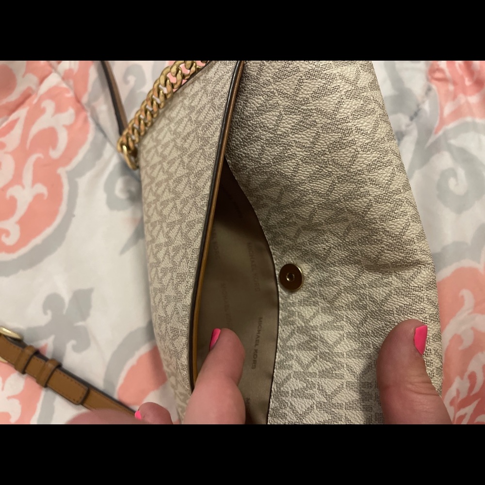 Michael kors purse crossbody